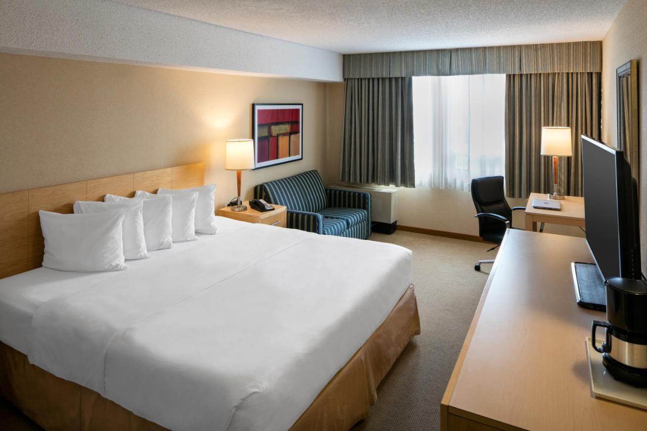 Quality Inn And Suites Montreal East מראה חיצוני תמונה
