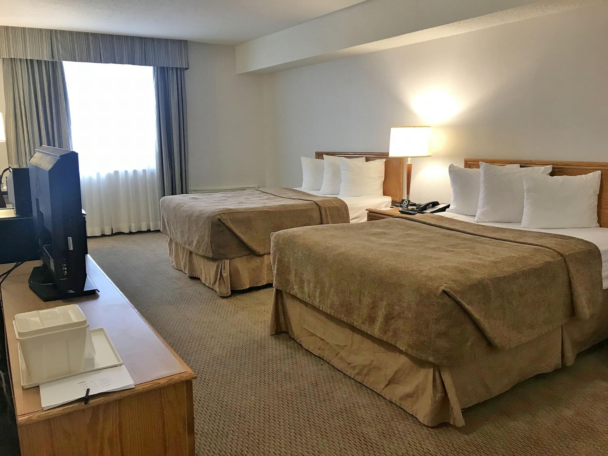 Quality Inn And Suites Montreal East מראה חיצוני תמונה