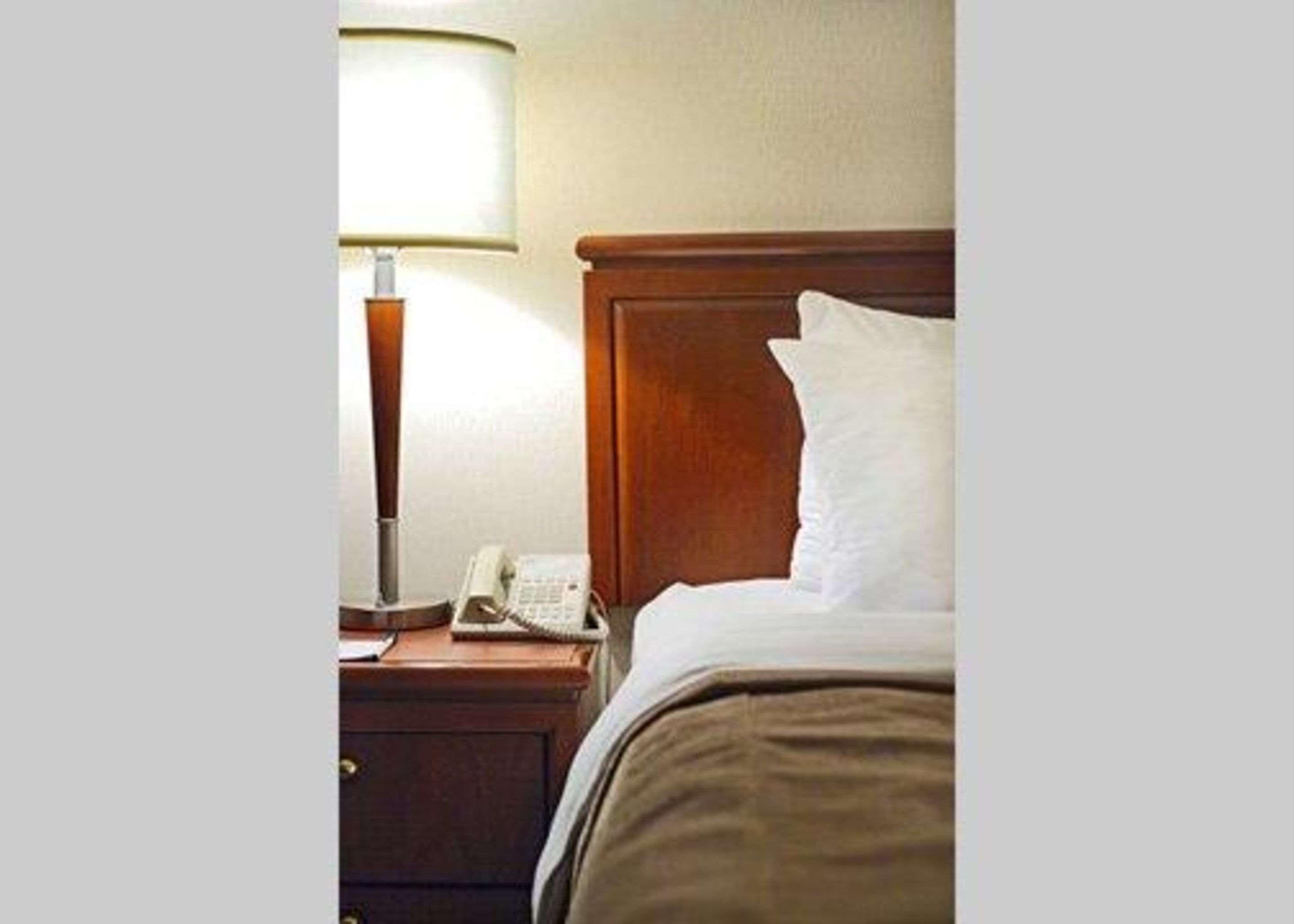 Quality Inn And Suites Montreal East מראה חיצוני תמונה