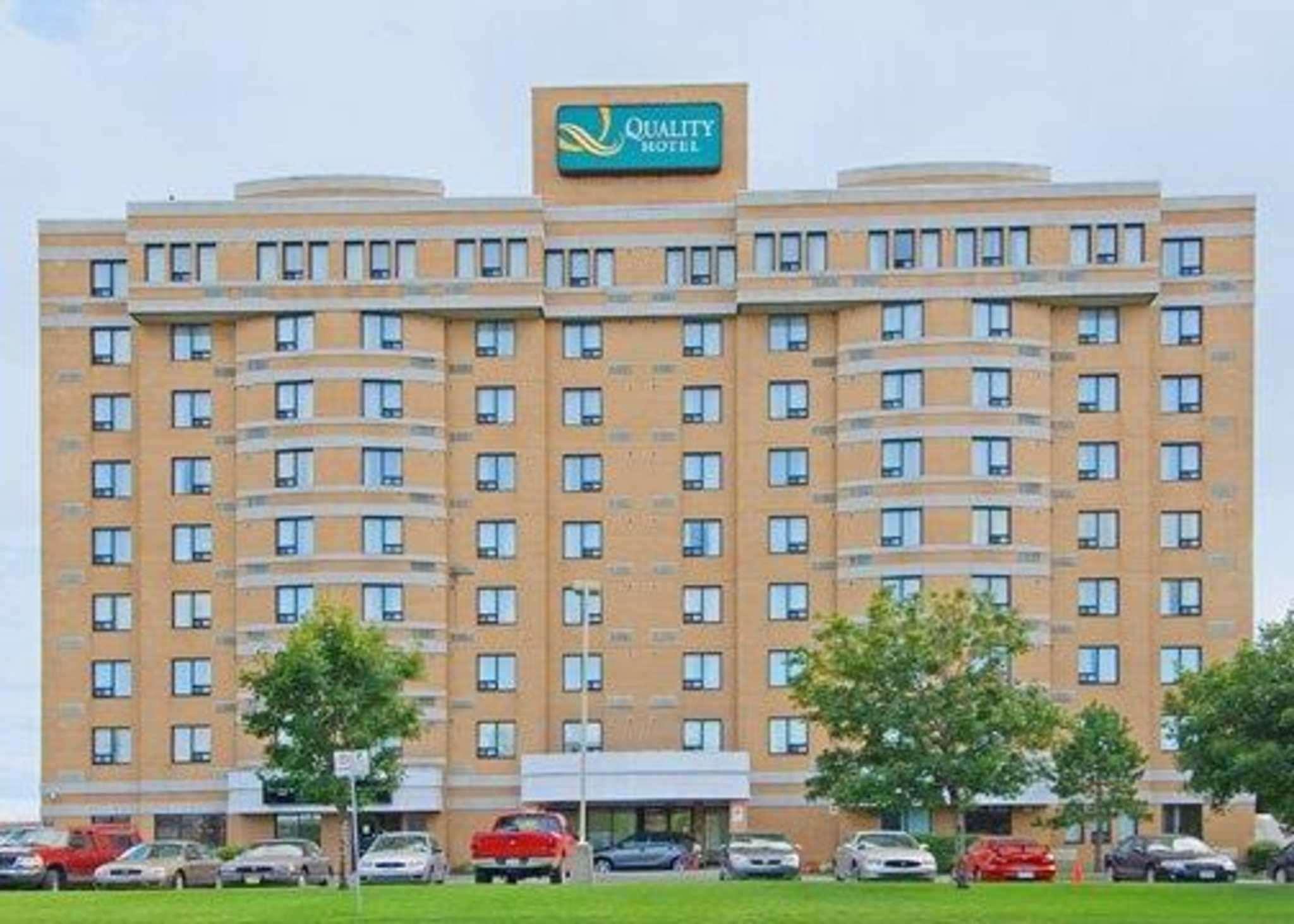 Quality Inn And Suites Montreal East מראה חיצוני תמונה