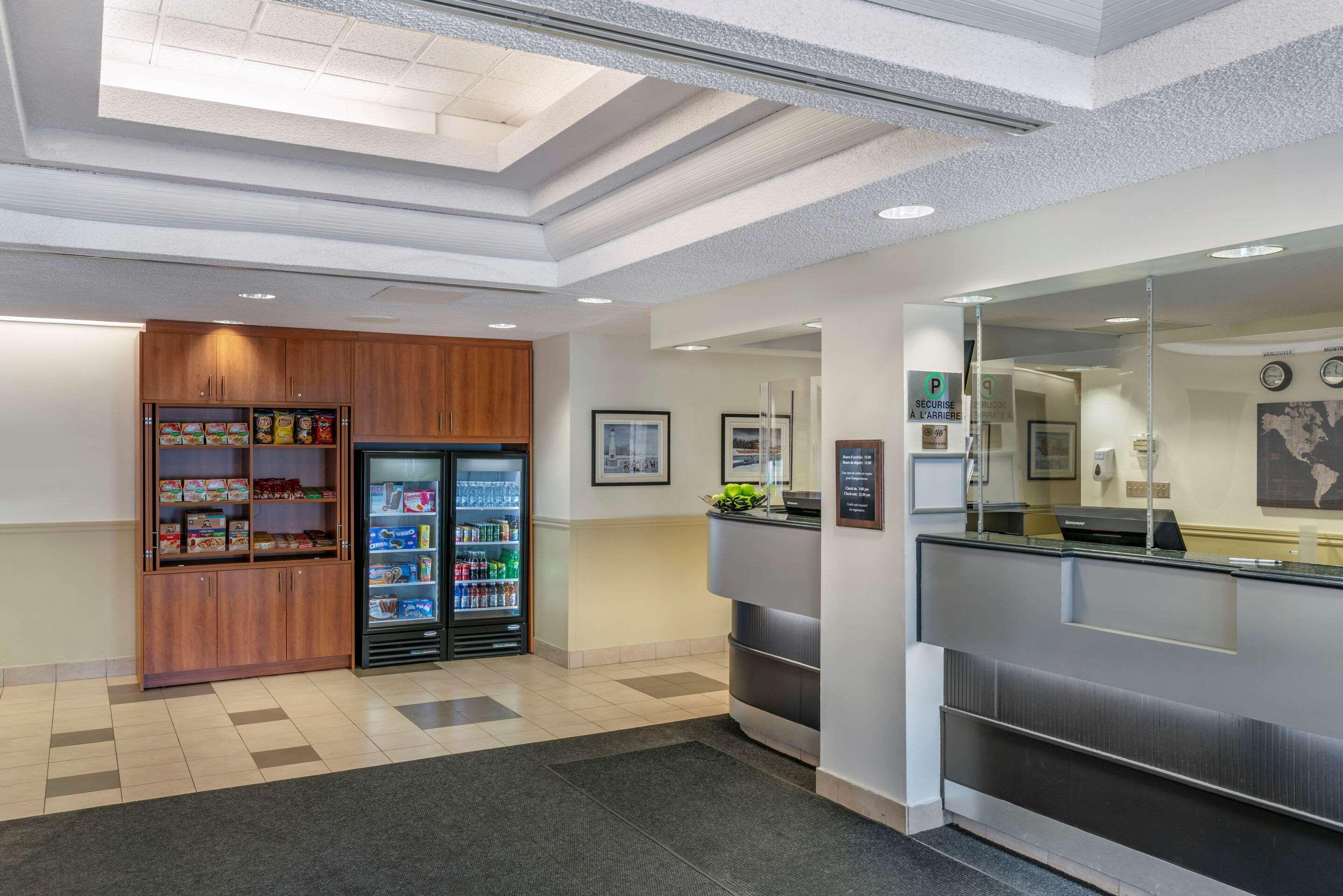Quality Inn And Suites Montreal East מראה חיצוני תמונה