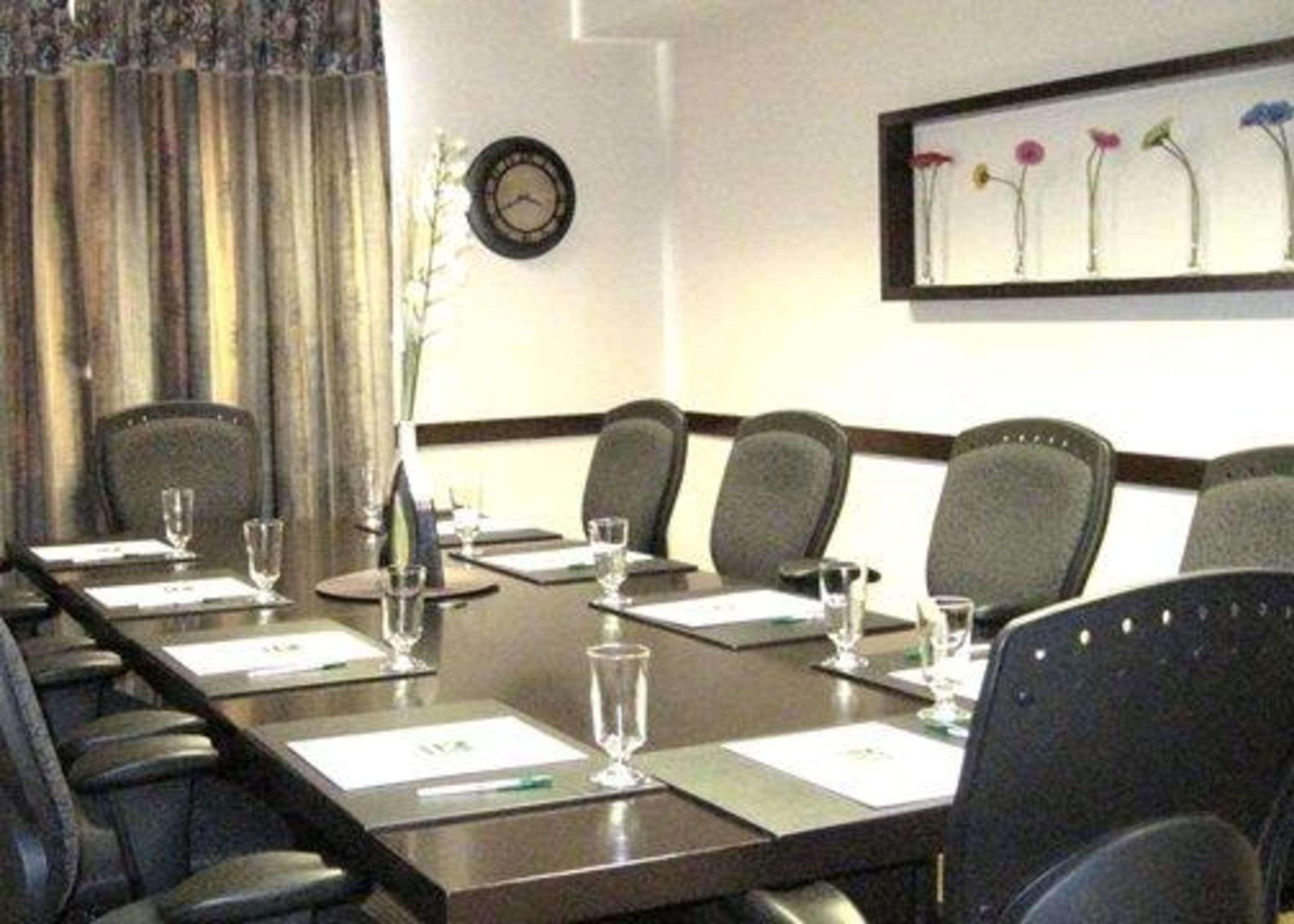 Quality Inn And Suites Montreal East מראה חיצוני תמונה