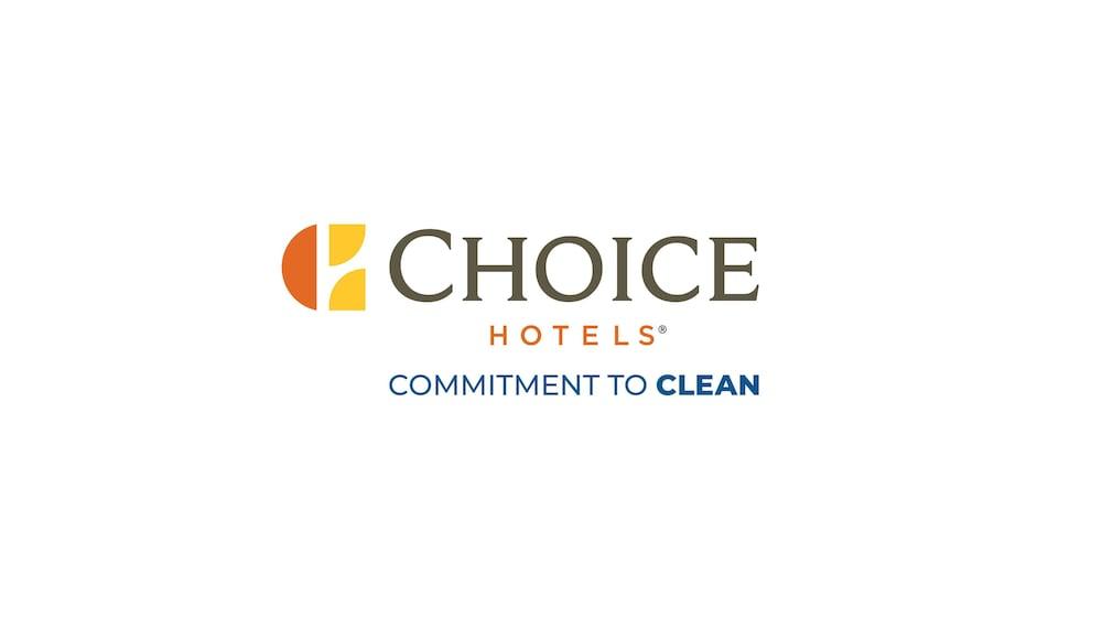 Quality Inn And Suites Montreal East מראה חיצוני תמונה